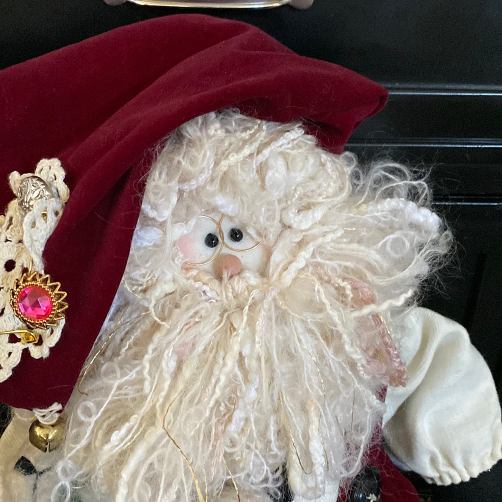 Chuckle Valley Friends Vintage Santa